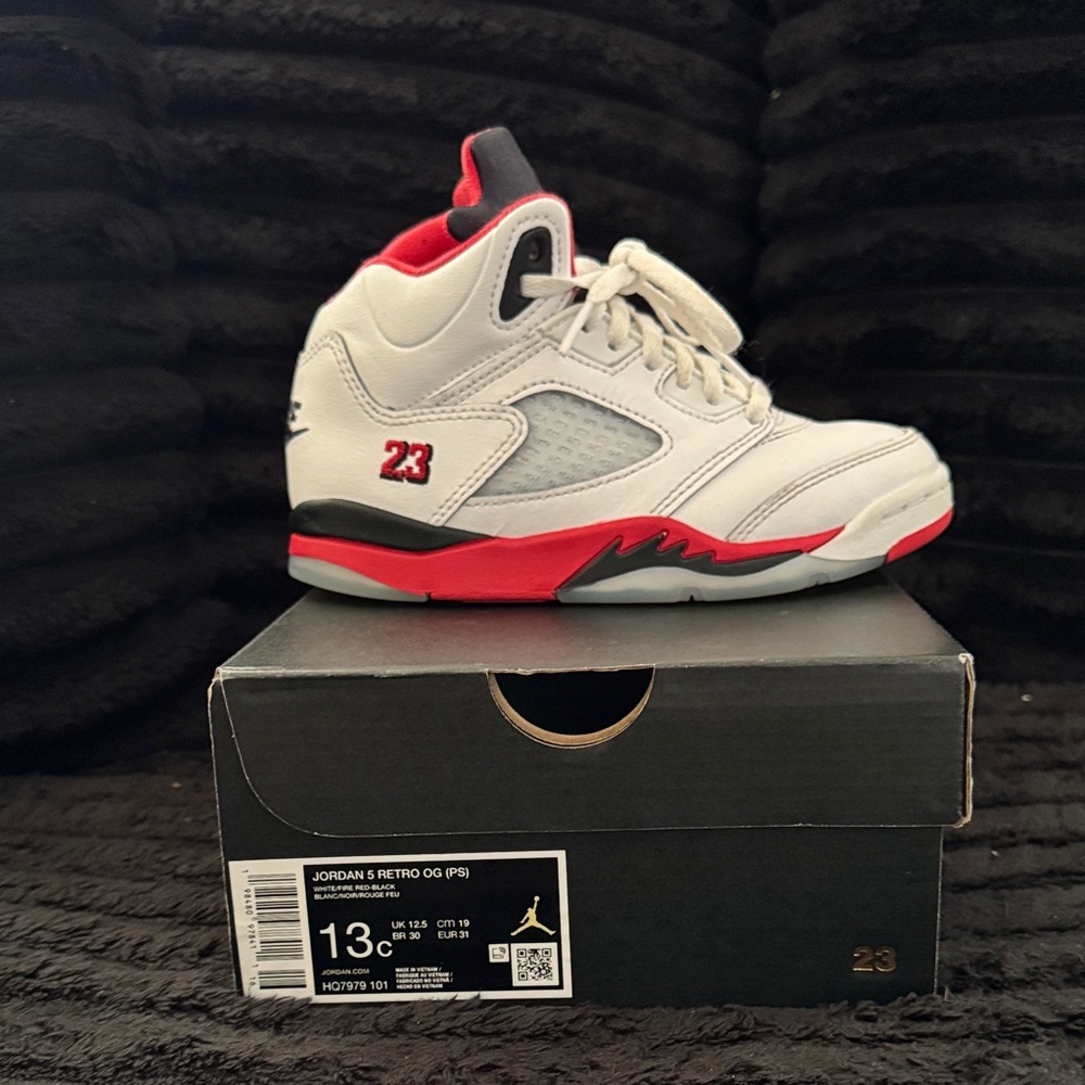 Jordan Retro OG Kids Sneakers - White and Red